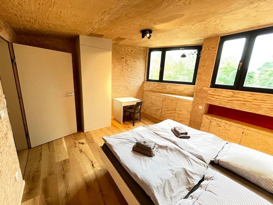 Grosse Wohnung Mit Loggia Templin Kültér fotó
