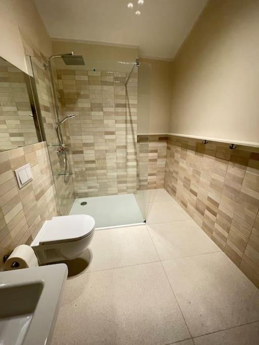Grosse Wohnung Mit Loggia Templin Kültér fotó