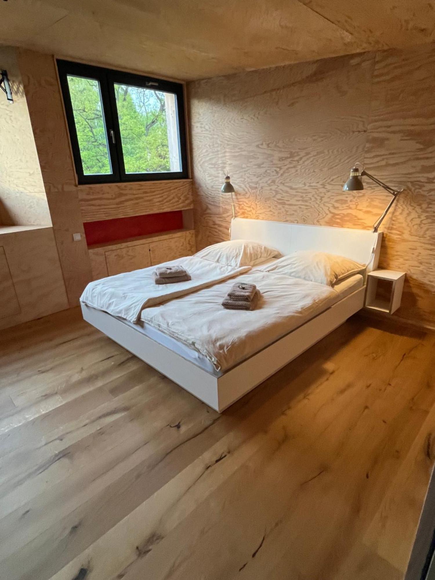 Grosse Wohnung Mit Loggia Templin Kültér fotó
